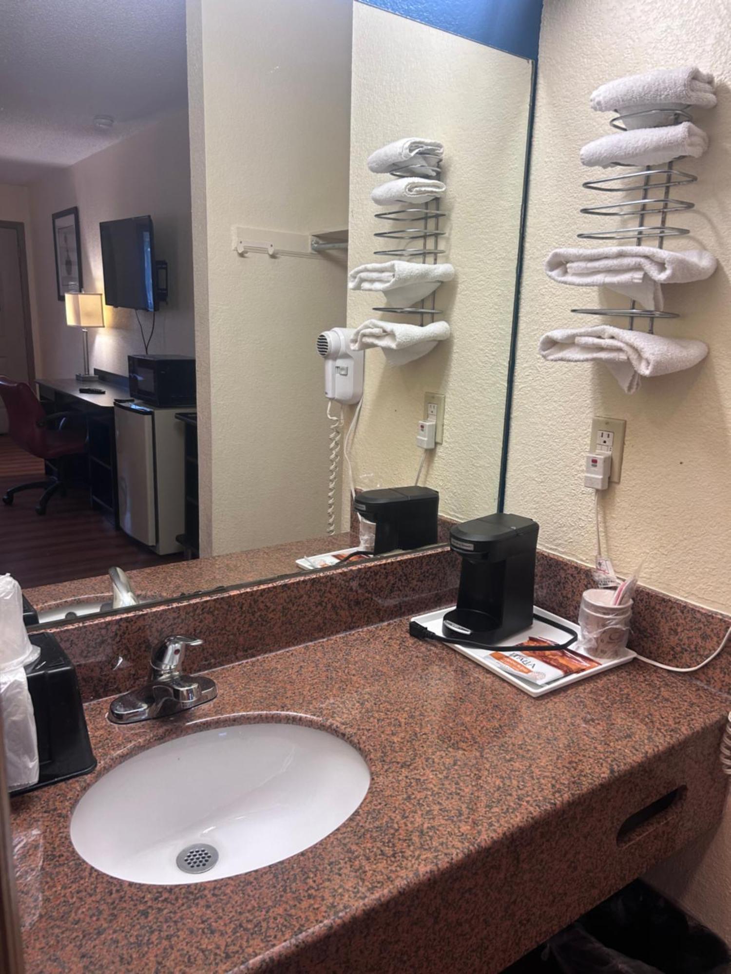 Americas Best Value Inn Dayton Buitenkant foto